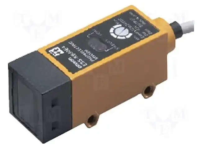 Датчик OMRON E3S-RS30E4-30