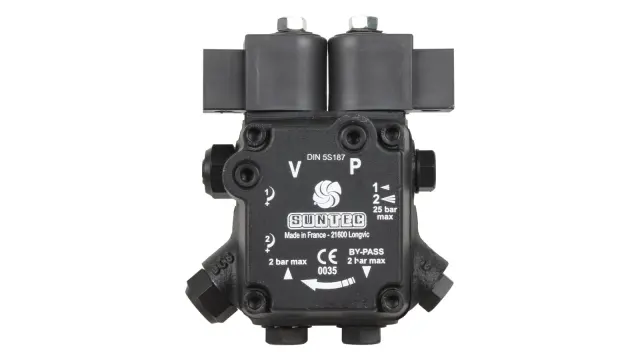 Насос для горелки Suntec AT2 V 45 C 9602 4P 0700 с фитингами