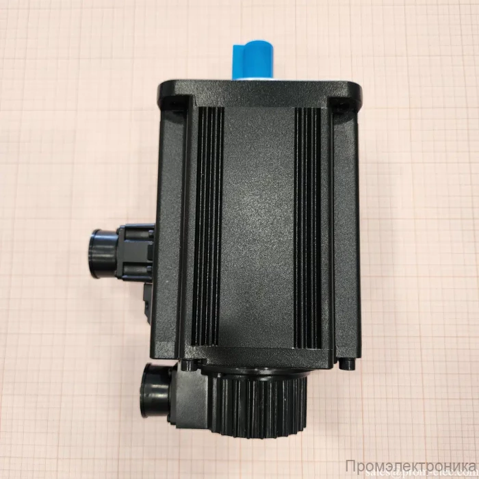 ECMA-K11320SS Серводвигатель переменного тока 2.0кВт, 400В, 2000об/мин, с тормозом и сальником, вал со шпонкой и внутренней резьбой