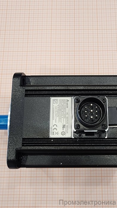 ECMA-K11320SS Серводвигатель переменного тока 2.0кВт, 400В, 2000об/мин, с тормозом и сальником, вал со шпонкой и внутренней резьбой